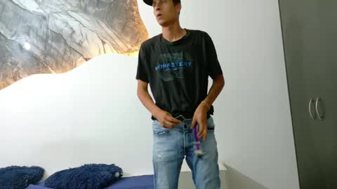 Snapshot of cameronsilverman chatting on May 19, 2026, 1:56 am cameronsilverman online show from May 19, 2026, 1:56 am