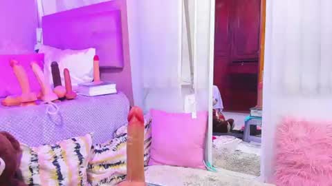 Camila online show from June 25, 2026, 5:12 am