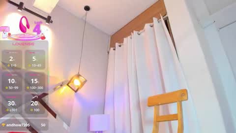 Snapshot of cami_rouxx chatting on October 28, 2025, 6:43 pm cami_rouxx online show from October 28, 2025, 6:43 pm