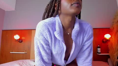camiestrada online show from January 18, 2025, 9:13 pm