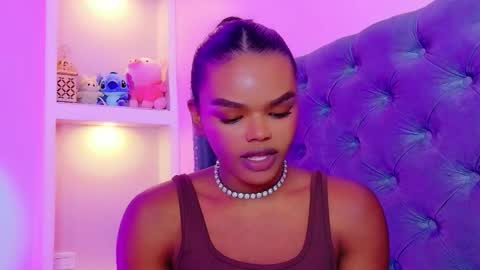 camiestrada online show from October 19, 2025, 10:05 am