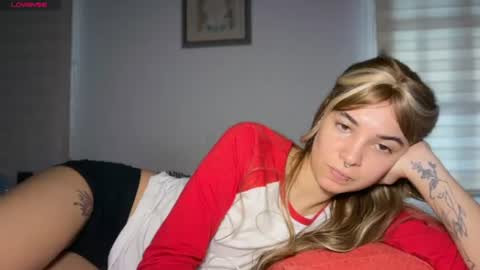 camii19y online show from June 21, 2026, 9:06 pm