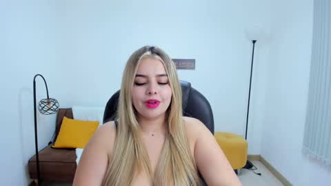 Snapshot of camiilaa1 chatting on February 20, 2025, 6:06 am Camila online show from February 20, 2025, 6:06 am