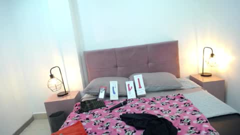 CamiilaReyes online show from February 20, 2025, 6:13 pm