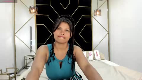 CamiilaReyes online show from February 24, 2025, 5:31 pm