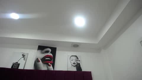 CamiilaReyes online show from September 18, 2025, 12:51 pm