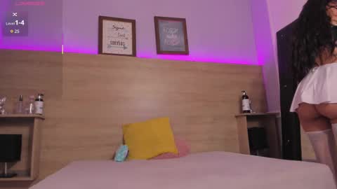 camila__montes online show from October 9, 2025, 12:58 pm