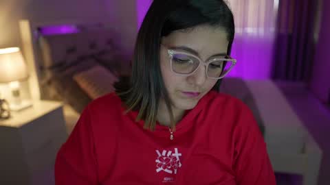 Snapshot of camila_buitrago chatting on December 6, 2024, 8:18 pm Camila buitrago online show from December 6, 2024, 8:18 pm