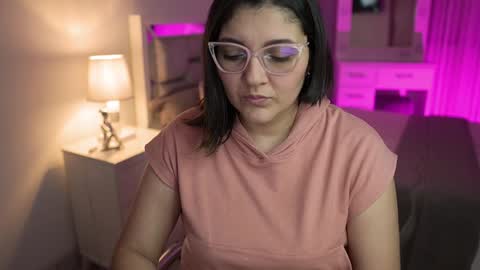 Snapshot of camila_buitrago chatting on December 19, 2024, 2:23 am Camila buitrago online show from December 19, 2024, 2:23 am