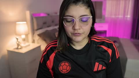 Snapshot of camila_buitrago chatting on December 21, 2024, 8:54 pm Camila buitrago online show from December 21, 2024, 8:54 pm