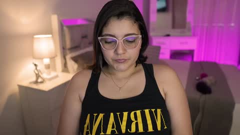 Snapshot of camila_buitrago chatting on December 22, 2024, 10:15 pm Camila buitrago online show from December 22, 2024, 10:15 pm