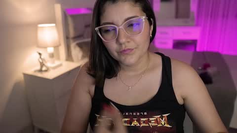 Snapshot of camila_buitrago chatting on December 23, 2024, 1:18 am Camila buitrago online show from December 23, 2024, 1:18 am