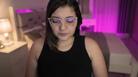 Snapshot of camila_buitrago chatting on December 29, 2024, 10:47 pm Camila buitrago online show from December 29, 2024, 10:47 pm