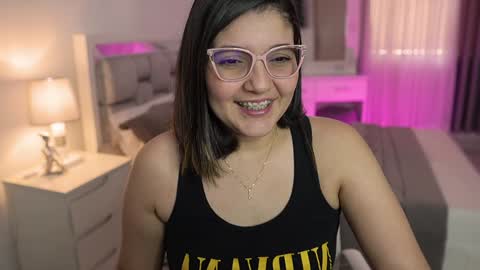 Snapshot of camila_buitrago chatting on January 1, 2025, 5:55 pm Camila buitrago online show from January 1, 2025, 5:55 pm