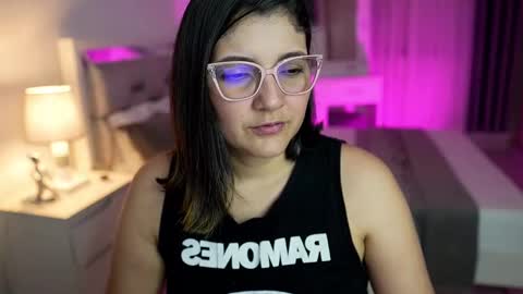 Snapshot of camila_buitrago chatting on February 14, 2025, 1:02 am Camila buitrago online show from February 14, 2025, 1:02 am