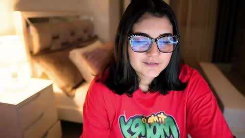 Snapshot of camila_buitrago chatting on September 16, 2025, 11:17 pm Camila buitrago online show from September 16, 2025, 11:17 pm