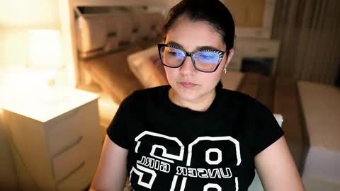 Snapshot of camila_buitrago chatting on October 19, 2025, 11:49 pm Camila buitrago online show from October 19, 2025, 11:49 pm