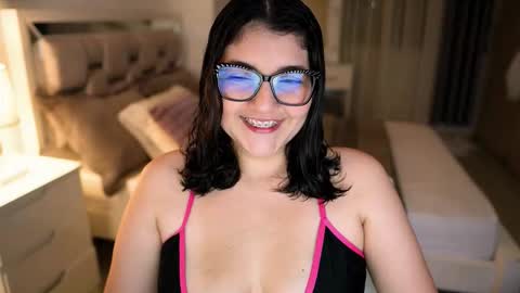 Snapshot of camila_buitrago chatting on October 23, 2025, 2:22 am Camila buitrago online show from October 23, 2025, 2:22 am