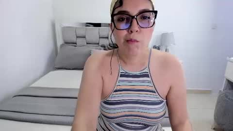 Camila buitrago online show from July 19, 2026, 12:47 am