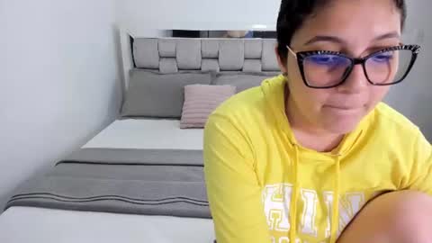 Camila buitrago online show from July 28, 2026, 1:01 am