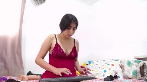 Camila online show from September 14, 2025, 3:11 pm