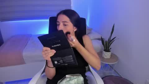  C A M I  online show from April 1, 2026, 9:45 pm