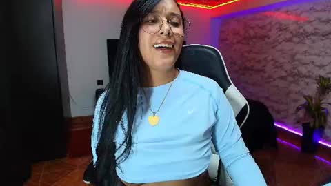 Camila Roose online show from August 10, 2026, 1:20 am