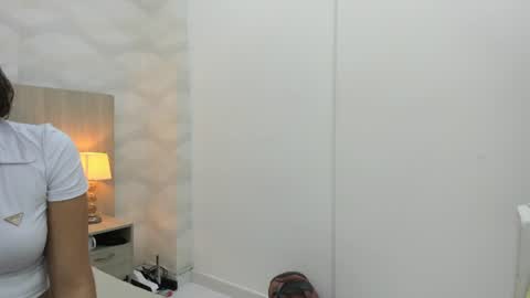 Snapshot of camila_lenox chatting on June 10, 2026, 2:56 am Camila Lenox online show from June 10, 2026, 2:56 am