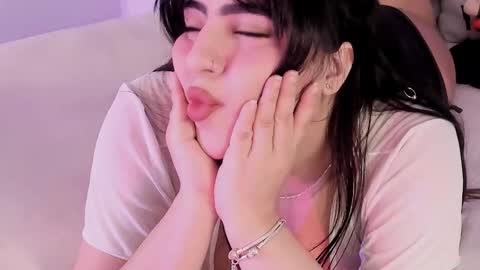 Camila online show from December 23, 2025, 1:25 am