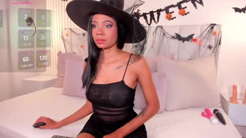 Snapshot of camila_moretti chatting on October 31, 2025, 11:44 am Camila online show from October 31, 2025, 11:44 am