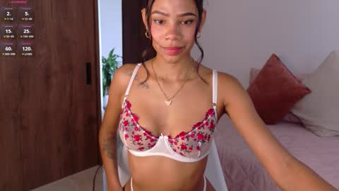 Snapshot of camila_moretti chatting on November 4, 2025, 4:28 pm Camila online show from November 4, 2025, 4:28 pm