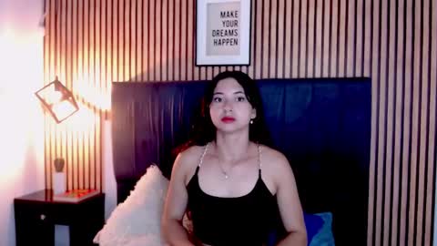 Camila online show from September 17, 2025, 1:02 pm