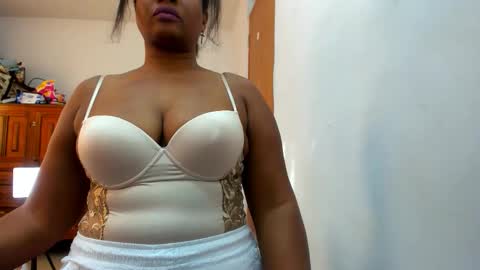 Snapshot of camila_sandoval_01 chatting on October 10, 2025, 9:25 pm Camila online show from October 10, 2025, 9:25 pm