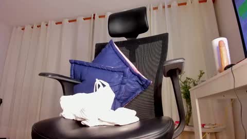 Snapshot of camila_shorty_ chatting on February 15, 2025, 2:15 am CamilaMendez--- online show from February 15, 2025, 2:15 am