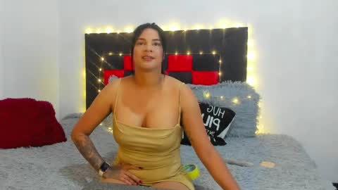 Camila online show from April 21, 2026, 10:43 am