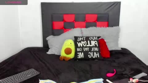 Snapshot of camila_valenciia_ chatting on June 20, 2026, 12:58 am Camila online show from June 20, 2026, 12:58 am