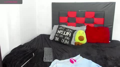 Snapshot of camila_valenciia_ chatting on June 21, 2026, 12:35 am Camila online show from June 21, 2026, 12:35 am