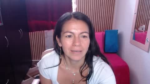 Camila Vargas online show from April 15, 2026, 8:20 pm