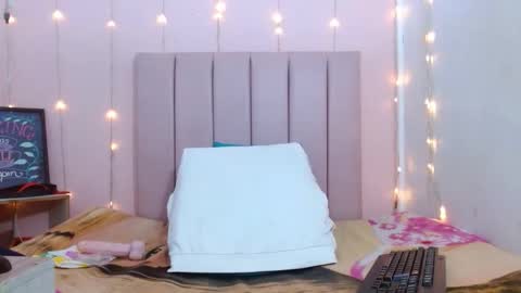 camila_williiamsres online show from May 15, 2026, 2:18 am