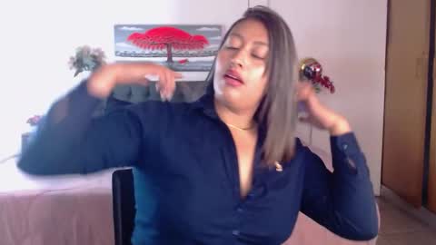 camilaa_m online show from September 30, 2025, 2:44 pm