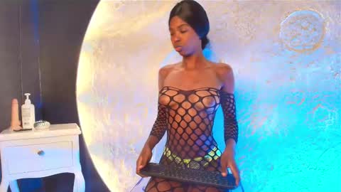 Snapshot of camilaasaenz_ chatting on October 10, 2025, 12:26 pm C A M I L A  online show from October 10, 2025, 12:26 pm