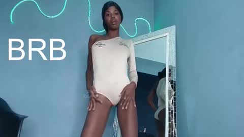 Snapshot of camilaasaenz_ chatting on October 29, 2025, 11:56 am C A M I L A  online show from October 29, 2025, 11:56 am