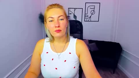 camilafatem online show from September 16, 2025, 7:37 pm