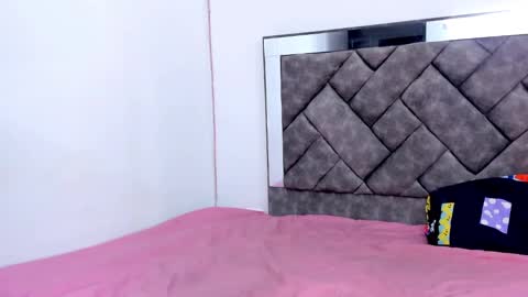 camilajhoones online show from December 12, 2024, 9:30 am