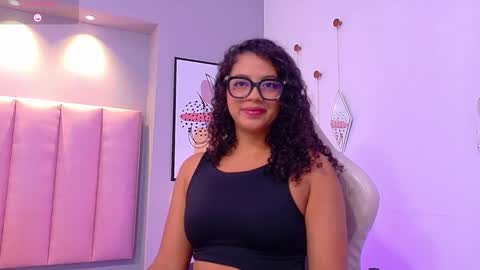 Camila online show from November 6, 2025, 12:06 pm