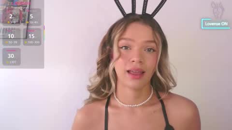 Camila Monroee  online show from October 30, 2025, 2:29 pm