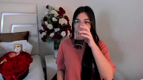 Camila online show from February 18, 2025, 8:03 pm