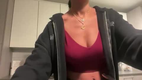 camiliakxoxo online show from April 25, 2026, 2:36 am