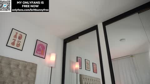 Snapshot of camilitasu chatting on March 10, 2025, 1:45 am Brit online show from March 10, 2025, 1:45 am