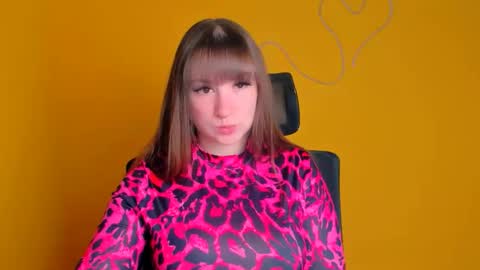 Camilla online show from April 24, 2026, 5:54 am